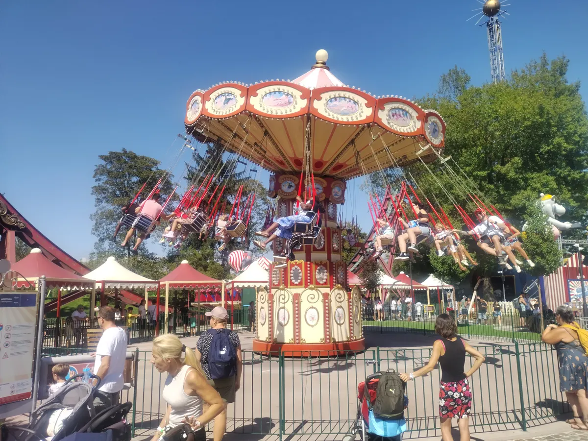 Swingin’ Chairs