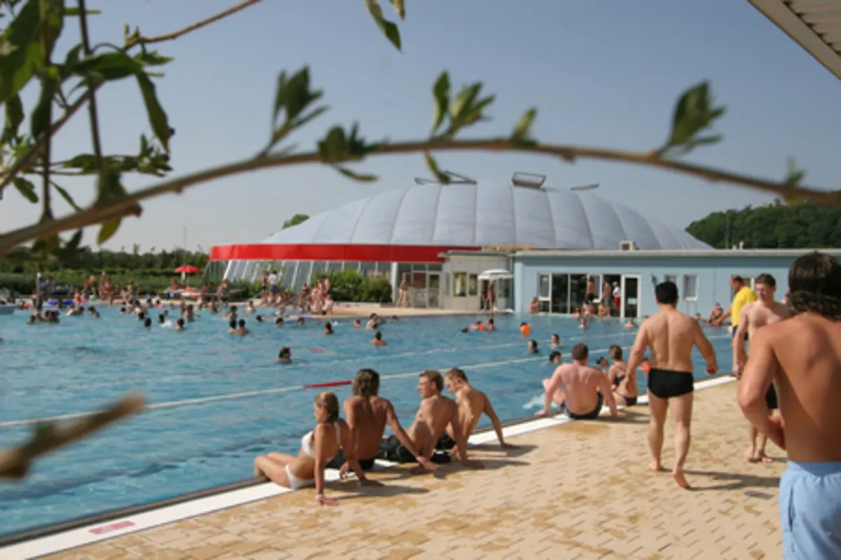Sportbecken (aussen)