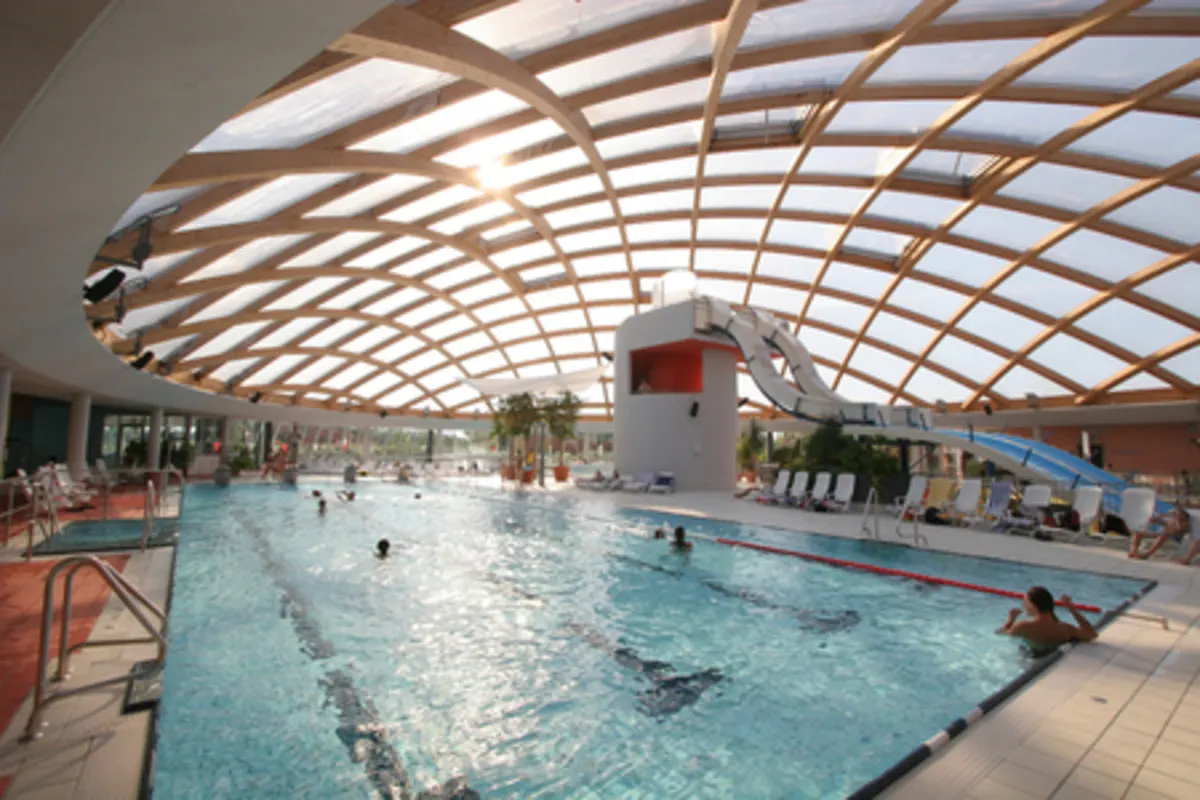 Sportbecken (innen)