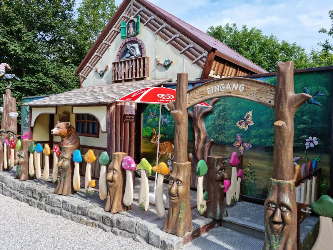Verrücktes Waldhaus
