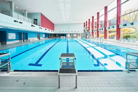 Hallenbad Sportbecken (Foto: Freizeitbad Oktopus)