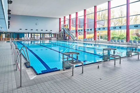 Hallenbad Sportbecken (Foto: Freizeitbad Oktopus)