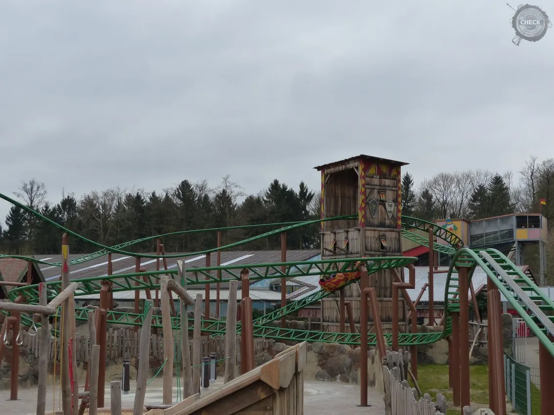 Rasanter Achterbahn Spaß in der Burg Arkan