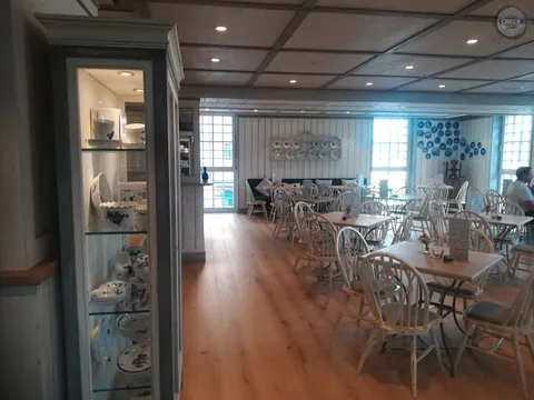 Cafe 