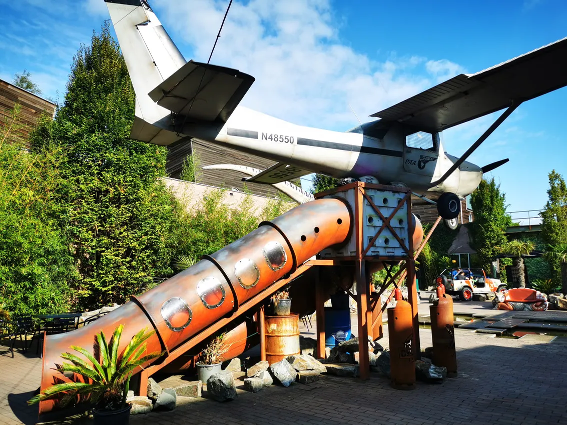 Spielplatz mit Flugzeug