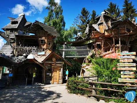 Crazy House & Holzmichl-Villa