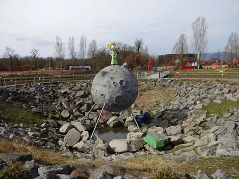 Kleiner Prinz auf dem Mond